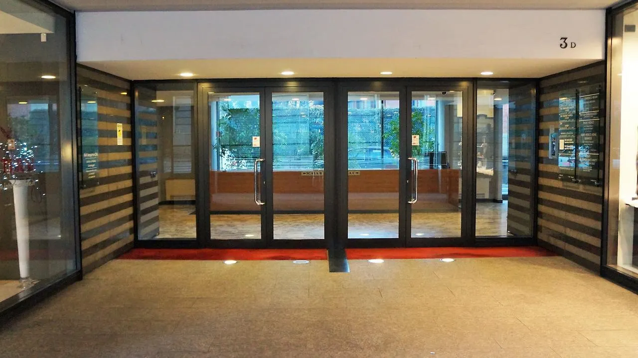 Caravaggio Apartments Bérgamo 2*,  Itália