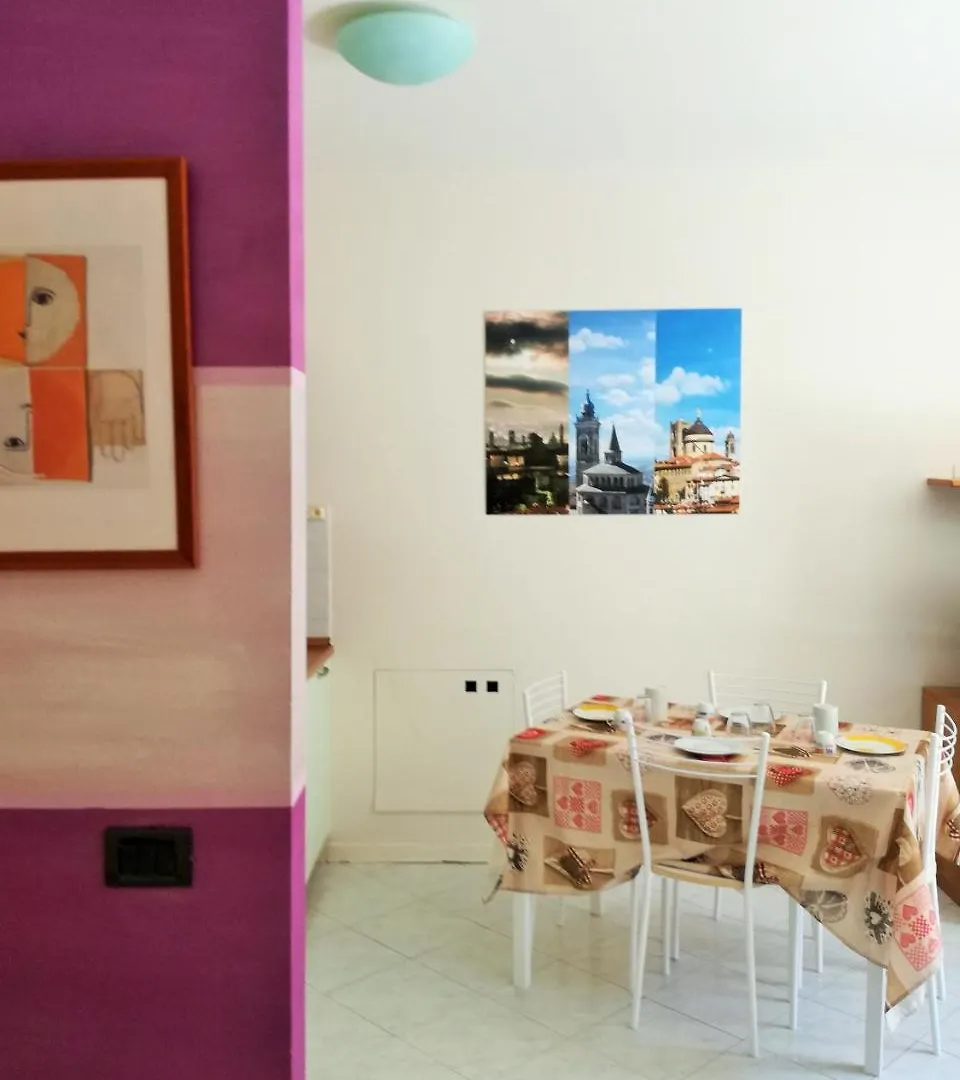 Caravaggio Apartments Bérgamo Casa de hóspedes